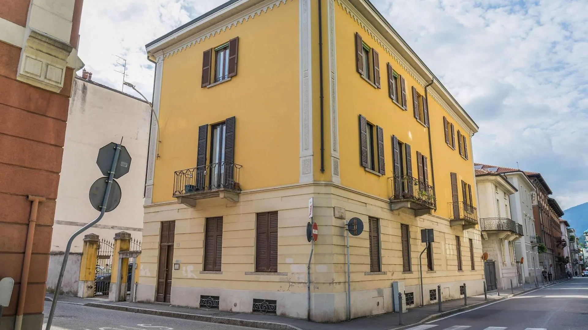 White Sage - Lake Como Paradise 0*,  İtalya